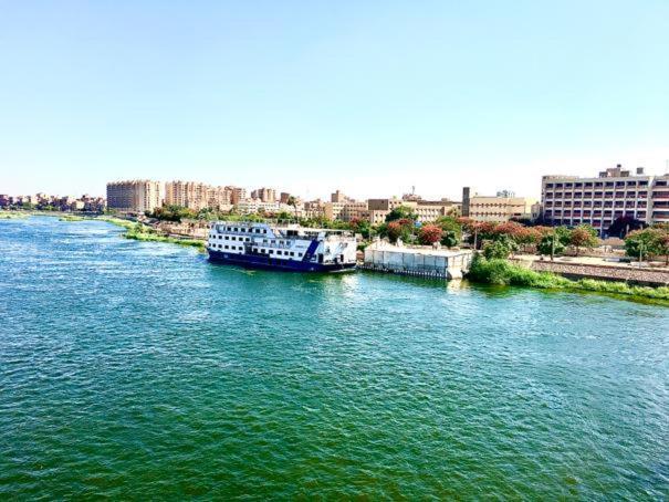 Hotel Ship Queen Isis Elminya Minjá Exteriér fotografie